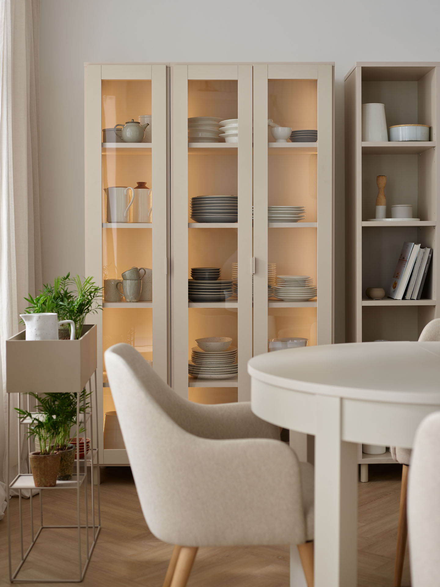 Gabinete estrecho Simple arreglo
