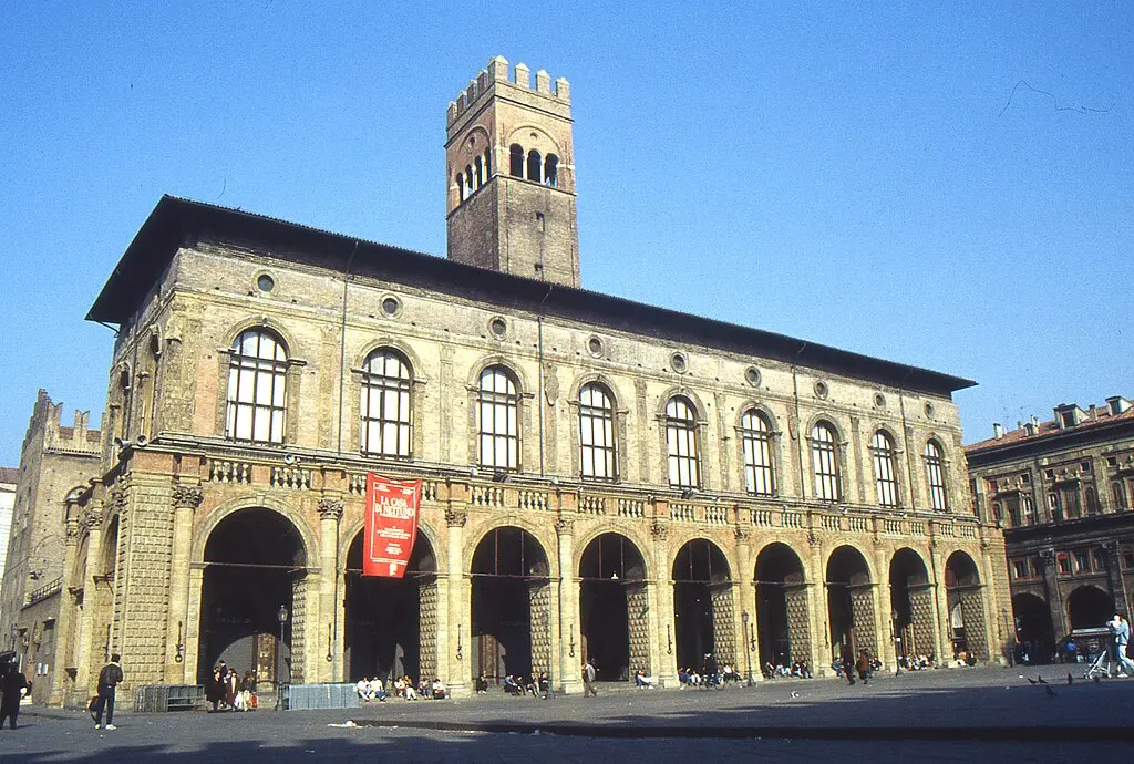 Hall of the Podestà, Bologna