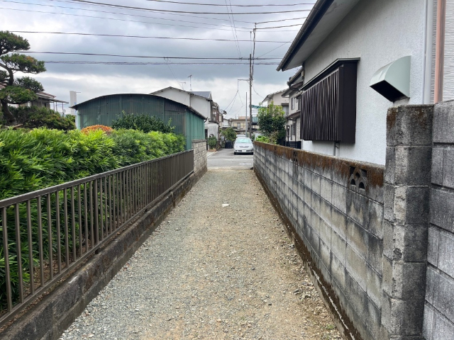 小田急小田原線「富永」駅まで徒歩約8分ですので通勤通学に大変便利です