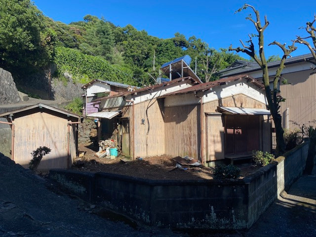 ライフラインは公営水道・本下水・個別PLG利用可能です。