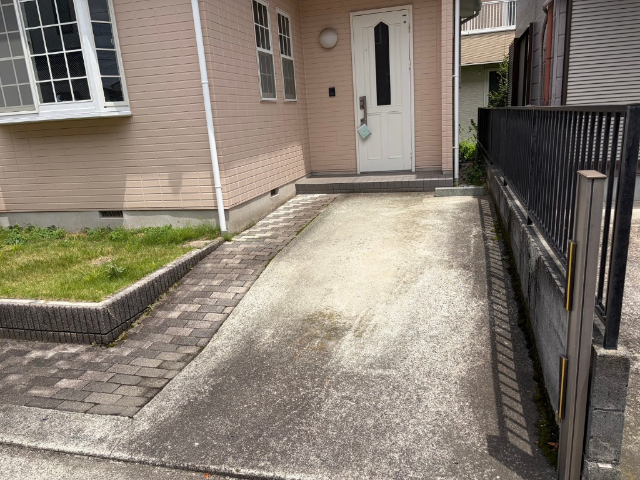 コンクリート舗装済みの駐車場