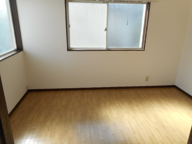 洋室は各部屋収納付きでスッキリです。