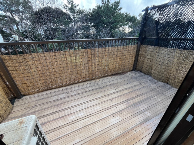 バルコニーからは海を眺めます