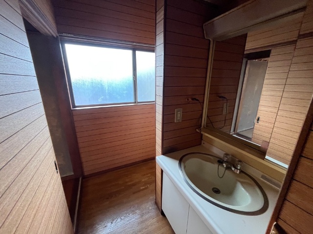2階にも洗面化粧台があります