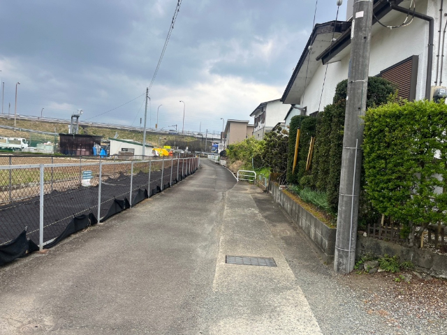 前面道路は東側です。