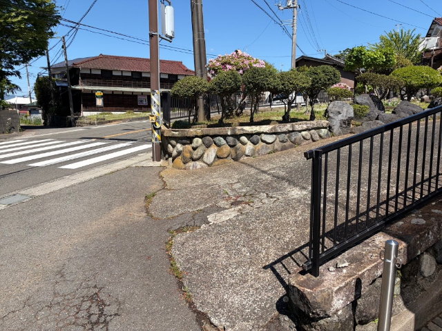 入口も広く大きい車も入ります