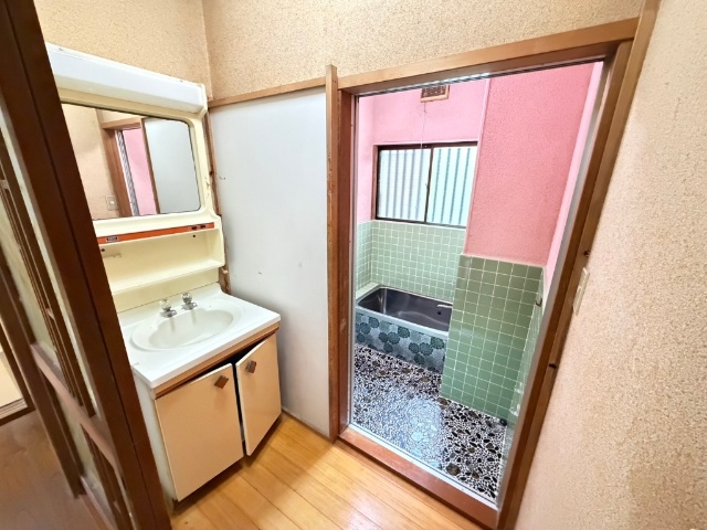洗面化粧台あります