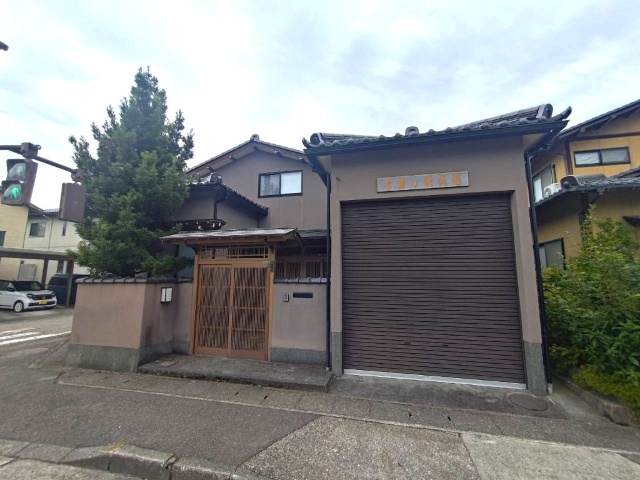 金沢市西大桑町　戸建て