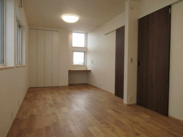 2階洋室5.7帖＋5.7帖