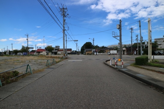 隣接市道（北東側）