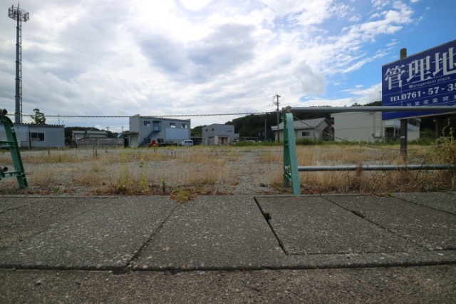 現地写真・近影（正面右側）