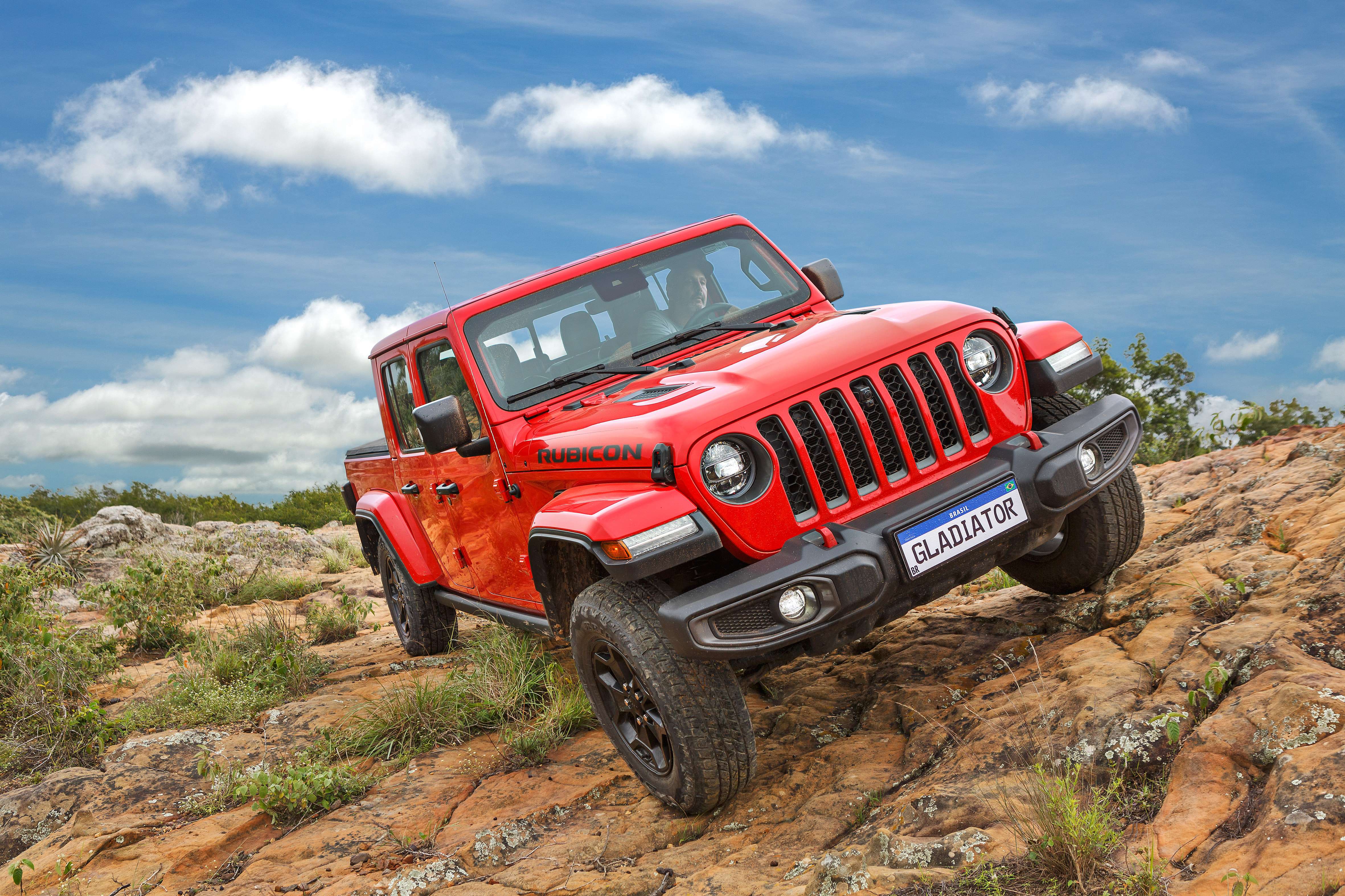 Visual externo da Jeep Gladiator tem aspecto bruto