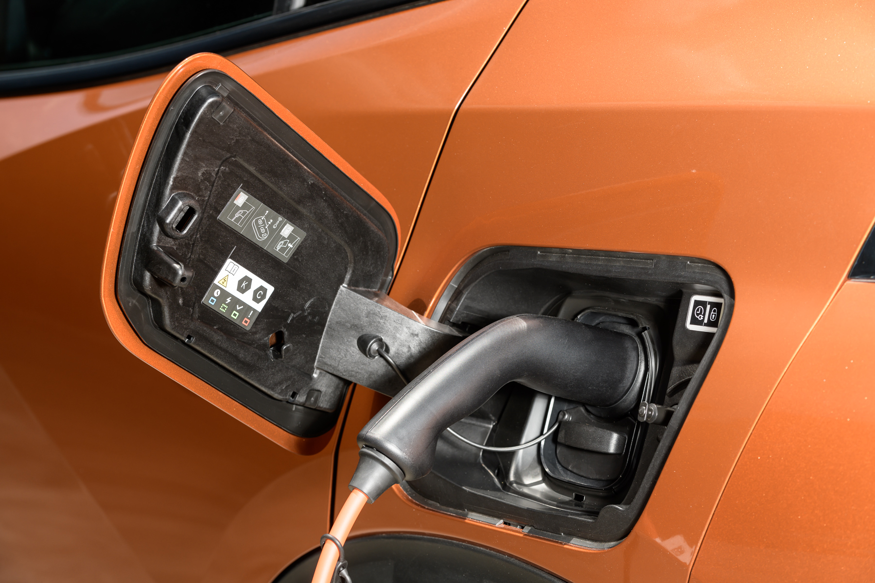 O carro elétrico é eficiente na descarbonização desde que a energia que ele use seja de fonte limpa