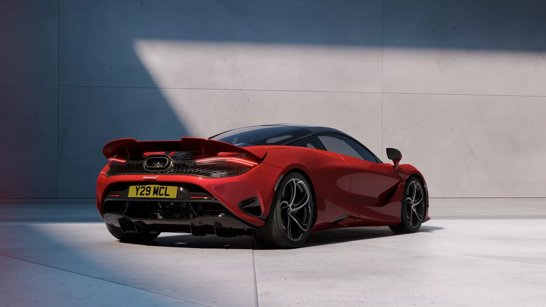 McLaren 750S vermelho traseira