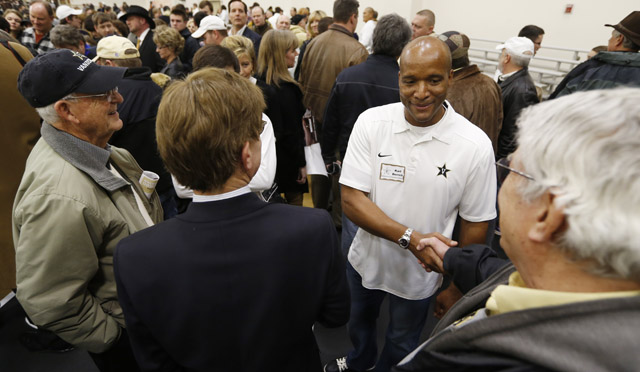 640signingdayevent020514.jpg