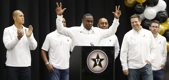 640signingdayevent020414mason.jpg