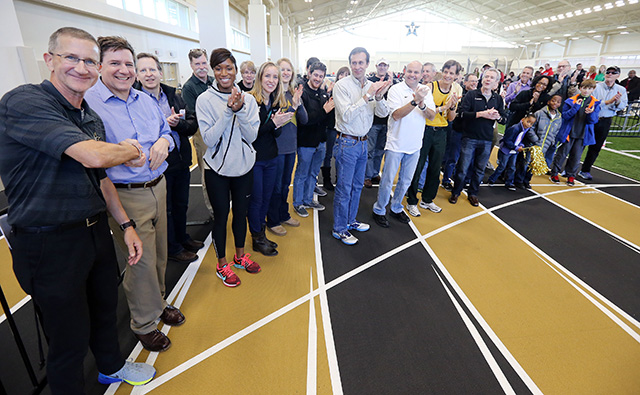 640alumni12415.jpg