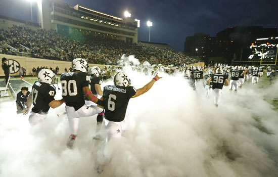 550vustadiumtunnelumass102712.jpg