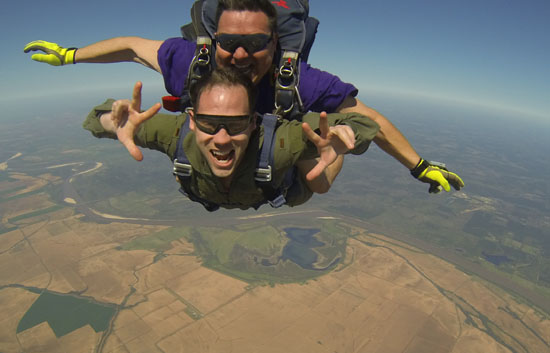 550skydivingvu41013.jpg