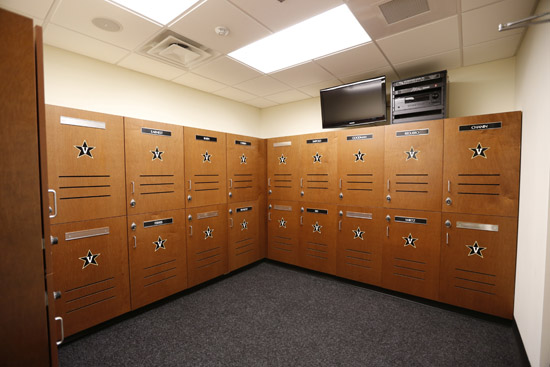 550bowlinglockerroom81612.jpg