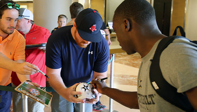 640webbautograph071315.jpg