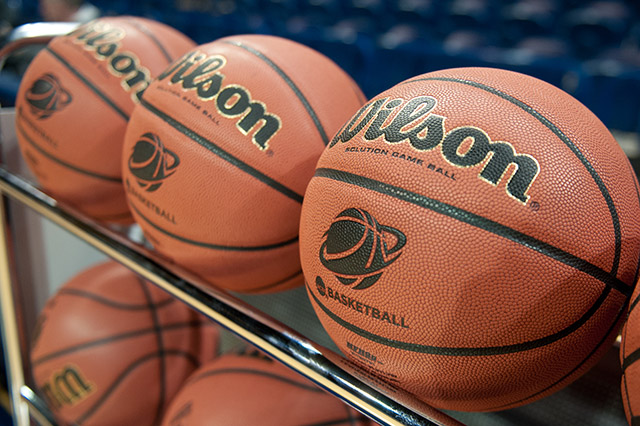 640ncaaball3415.jpg
