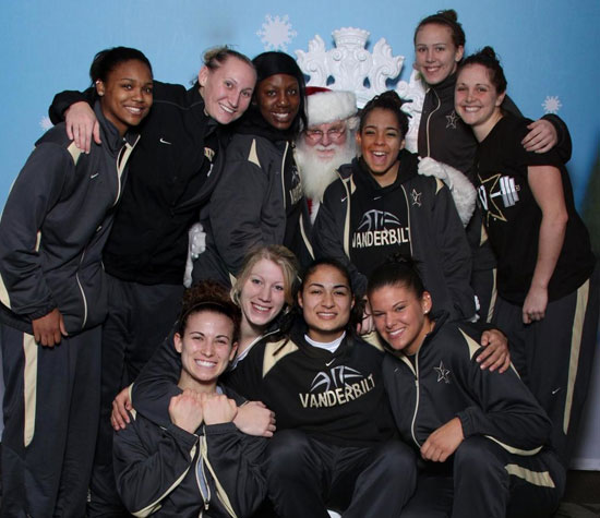 vuwbbteamwithsanta.jpg