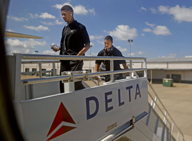 640boardplane91313usc.jpg