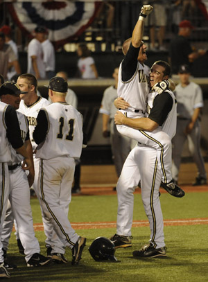 harris_hill_ul_game300.jpg