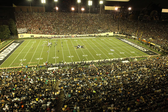 2012uscgamevustadium550101112.jpg