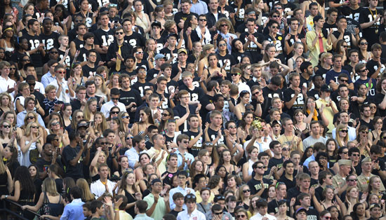 2011fbcrowd3112.jpg