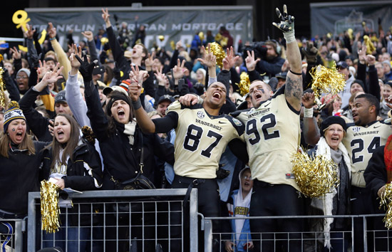 550_mcb_crowd_fans.jpg