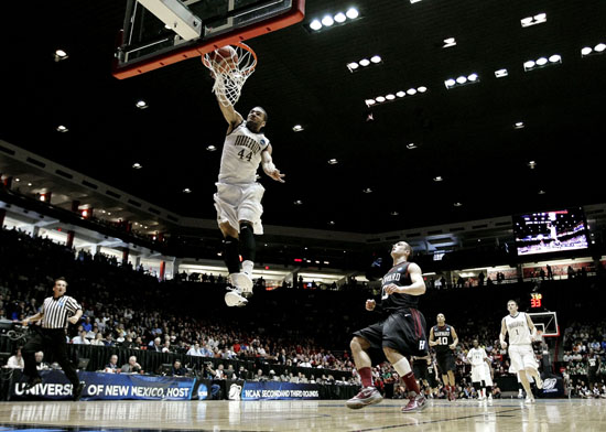 550_jt_dunk_ncaa_031512.jpg