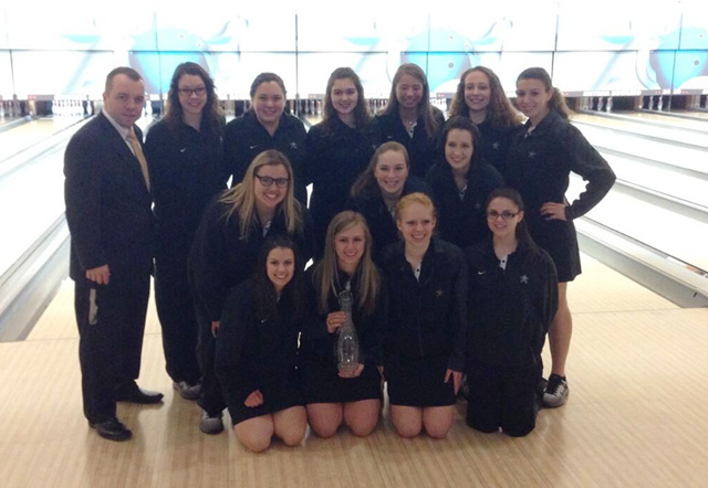 640bowlingteam3914.jpg