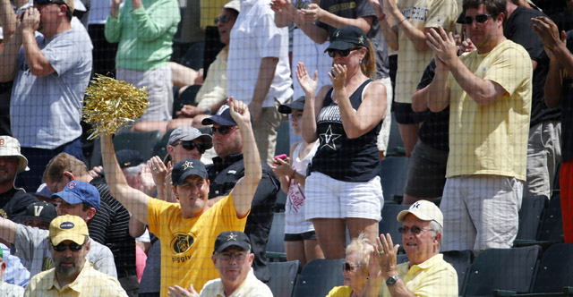 640fans61314.jpg