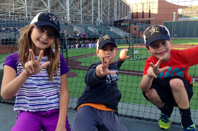 640dugoutkids040814.jpg