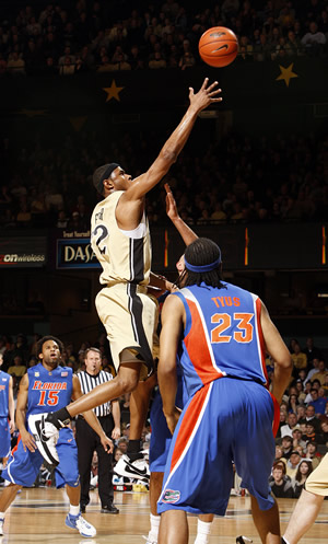 fosterinsideuf300497shot.jpg