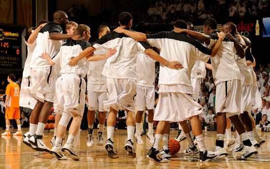 550_huddle_team_ut_game_2012.jpg