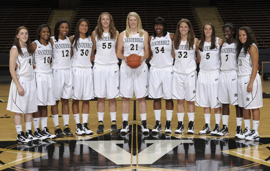 11_12wbbteamphoto550.jpg