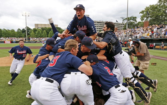 640dogpile6814.jpg