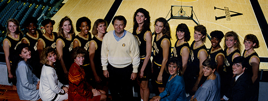 CN1301_wbb1993teamphoto.jpg
