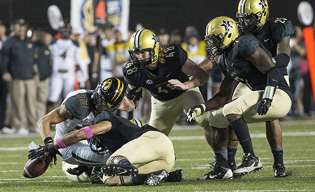 640fumble102415.jpg