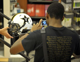 whitehelmetfan71112275.jpg