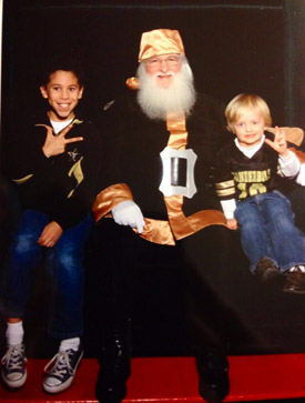 275vusignsanta121213.jpg