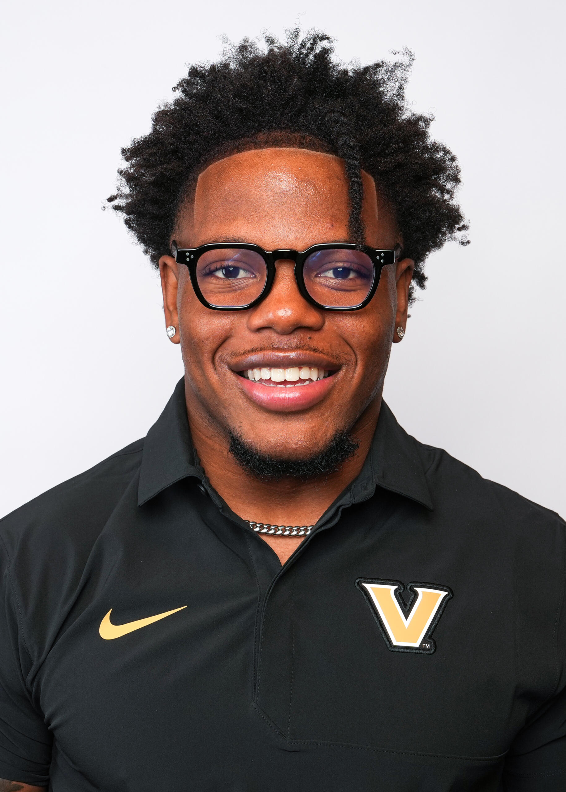 Makhilyn Young headshot