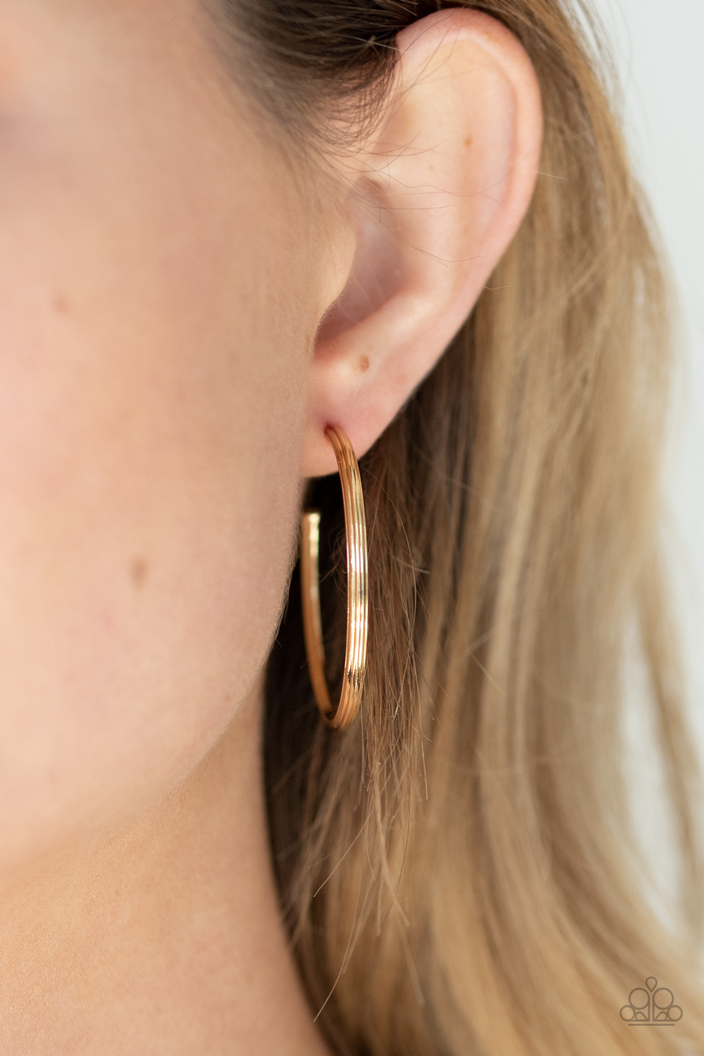 #723 Chic As Can Be - Gold - Paparazzi Accessories Earrings