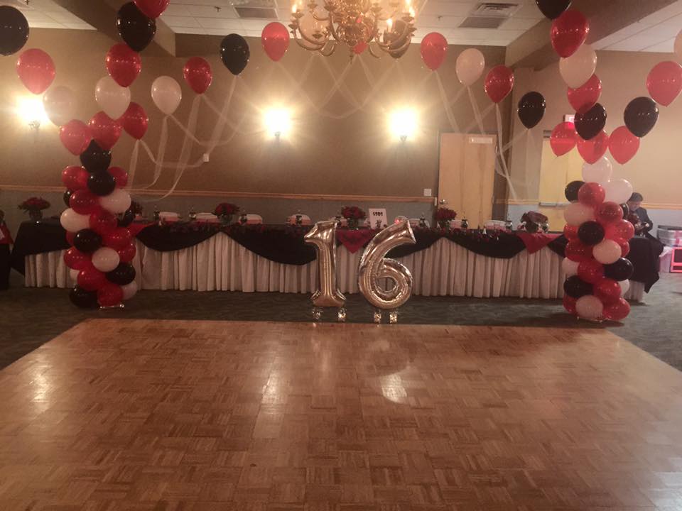 Sweet sixteen with balloon arches