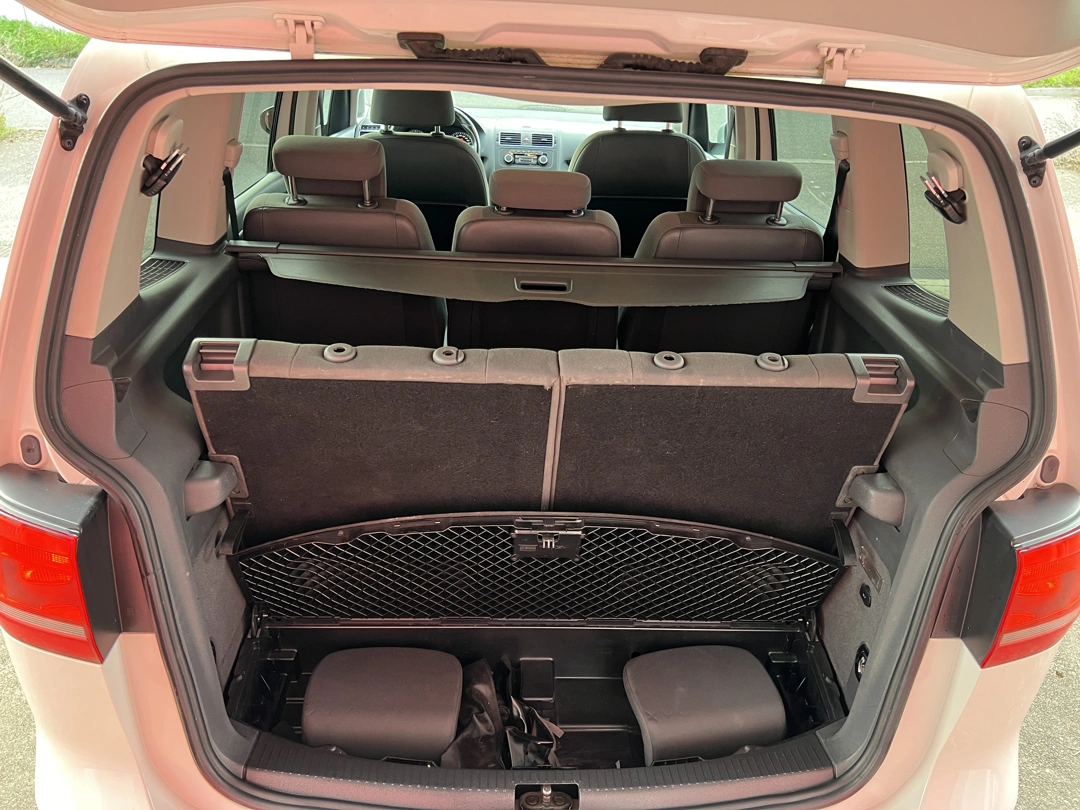 Volkswagen Touran Highline 2.0 TDI 7 Seats 2011