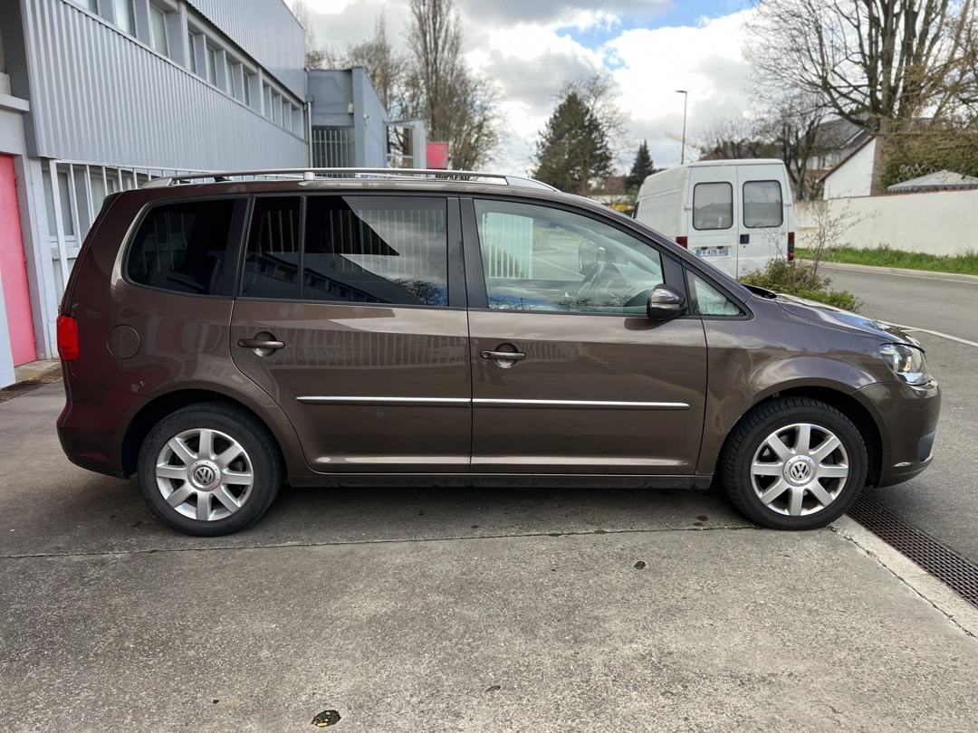 Volkswagen Touran Highline 2011