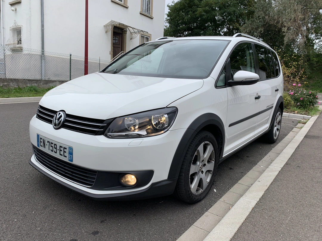 Volkswagen Touran Cross 2011